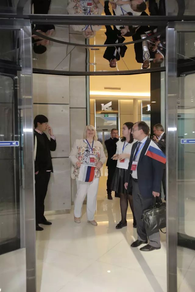 Automatic Revolving Door