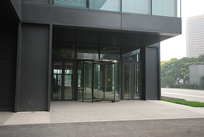 Revolving Door Manufacturer